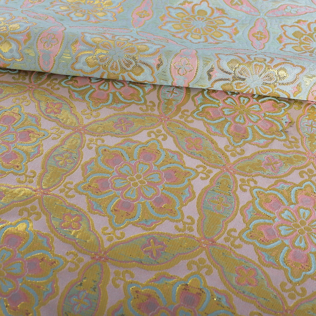 Tissu brocart Baoxiang de Dunhuang : 150 cm de large, tissu pour robe cheongsam tibétaine