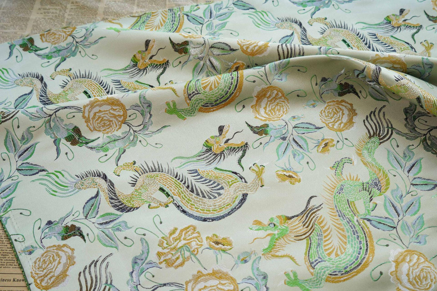 Tissu jacquard Turquoise Dragon : ameublement gaufré, costume, décoration (165 cm de large)