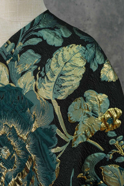 Tissu jacquard floral vintage ��� Métallisé en relief 3D 3"W