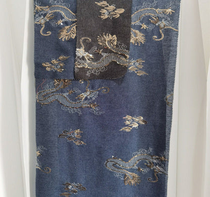 Tissu denim brodé de dragons : coton tissé jacquard, 124 cm