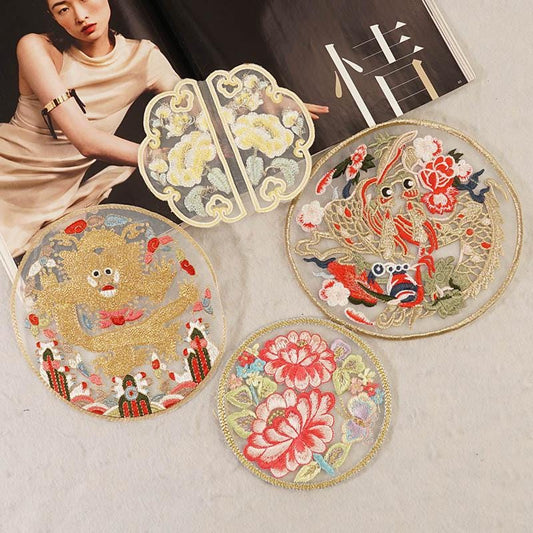 Écusson floral brodé en organza : Décoration de vêtements de style ethnique