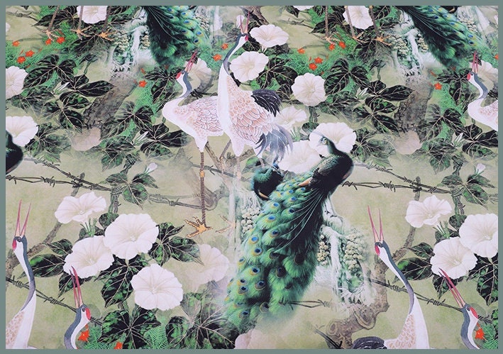 Tissu satin de rayonne à motif paon : tissu doux imprimé pour les mariées
