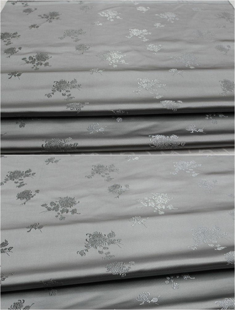 Tissu brocart chrysanthème : Revêtement d'ameublement Cheongsam de style folklorique (largeur 29,5")