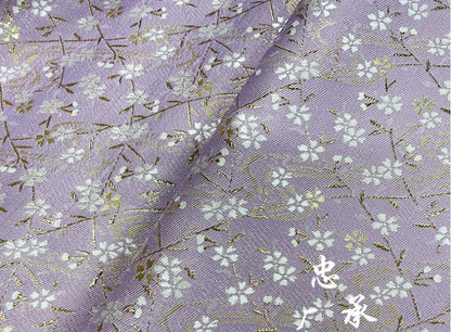 Tissu brocart Nishijin Ori : Robe kimono japonaise lilas, fil d'or (55 pouces de large)