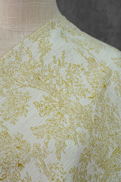 Tissu jacquard floral jungle française : tissage fin pour l’ameublement et la mode