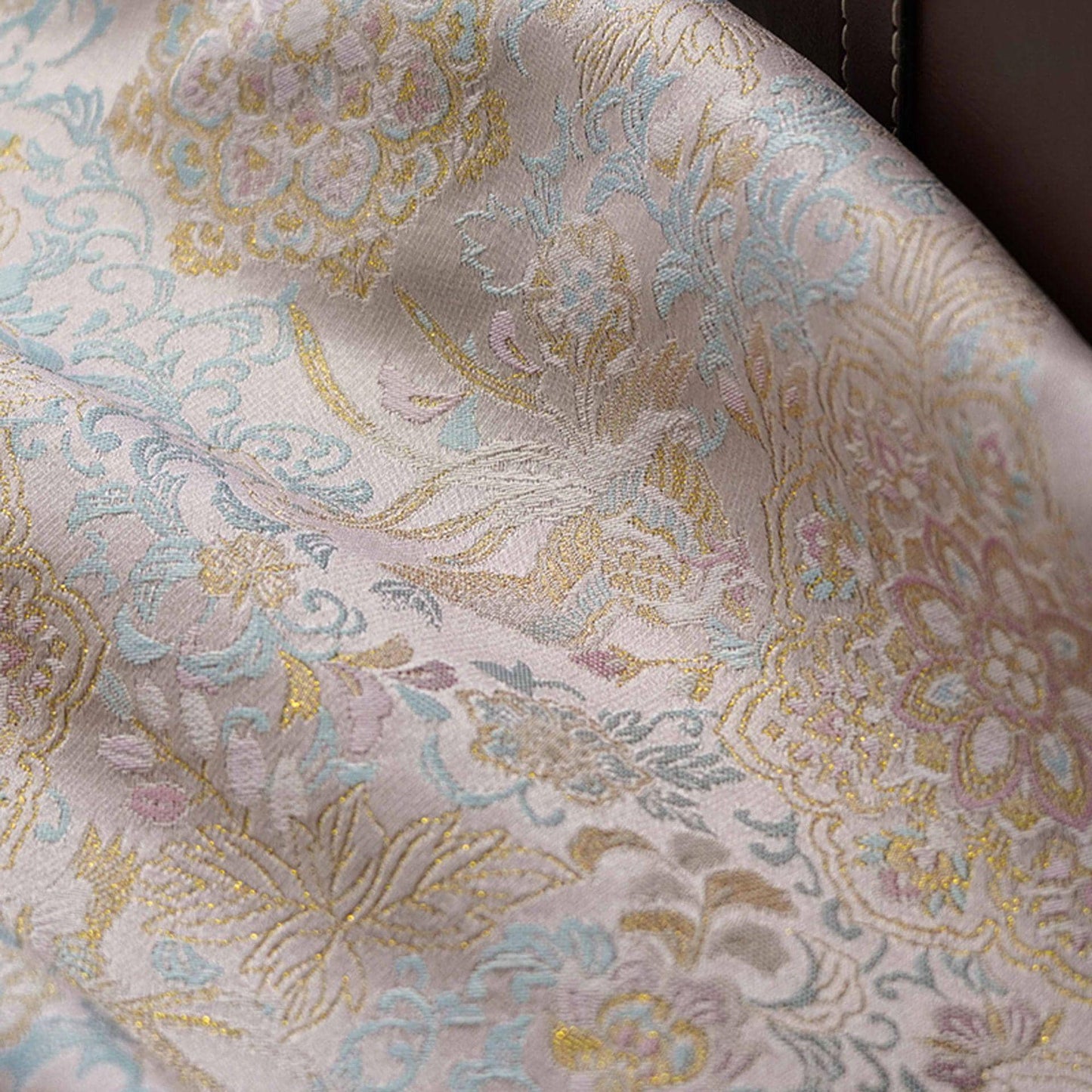Tissu brocart Phoenix à fils d'or : Jacquard style chinois (140 cm)