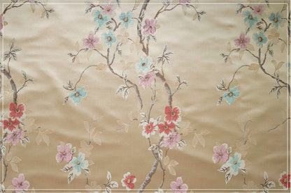 Tissu brocart Fleur de Prunier : Jacquard de rayonne champagne, 150 cm de large