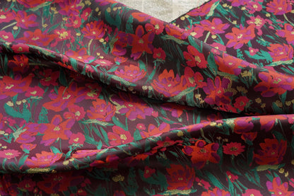Tissu jacquard à motif floral avec fil doré : texture 3D, largeur 165 cm