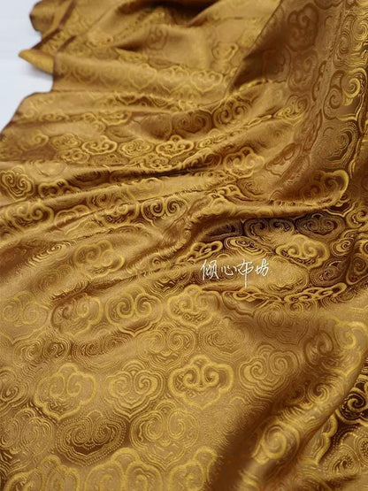 Tissu brocart nuageux : jacquard de soie et rayonne, tissu pour costumes