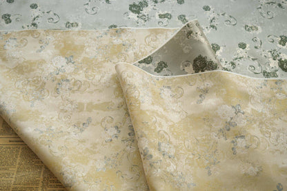 Tissu jacquard floral doré : revêtement d’ameublement réversible en relief, 160 cm de large