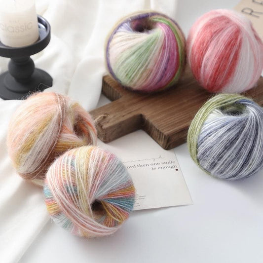 Fil de soie mohair teint à la main arc-en-ciel : laine à tricoter fine.