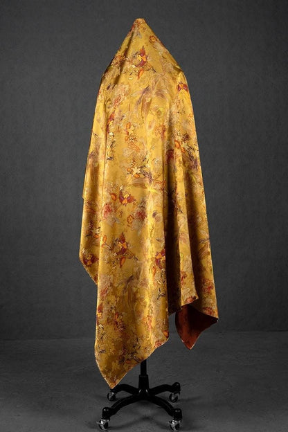 Tissu satiné de soie à motif floral thé : 150 cm de large, imprimé numérique abricot