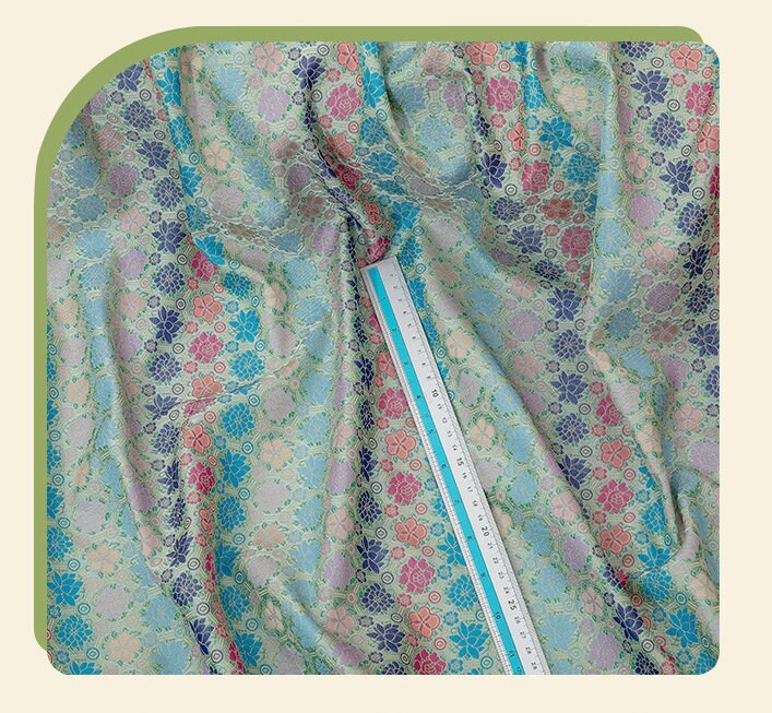 Tissu Nishijin Ori : Jacquard tortue, tissu d’ameublement japonais pour mariages (59 pouces de large, au mètre)