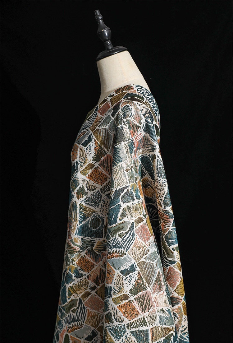 Tissu jacquard chenille : motif vitrail, 140 cm de large