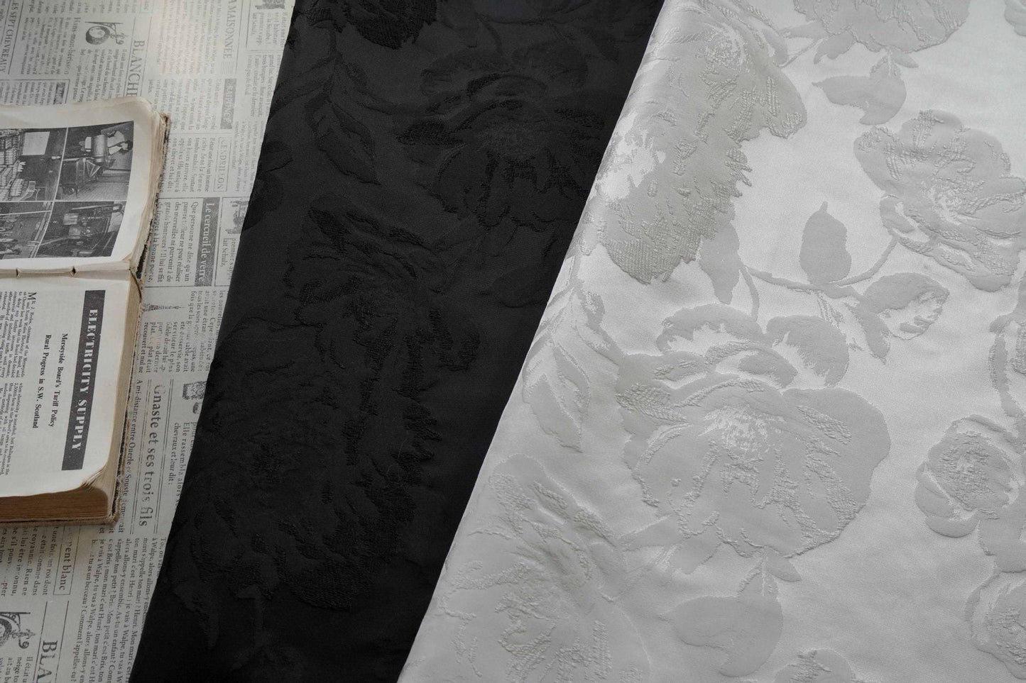 Tissu jacquard à motif floral en relief ��� Broca élégant" Large