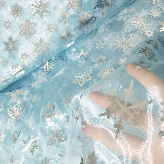 Tissu organza à motif flocon de neige : impression à chaud bleue et blanche, 150 cm de large