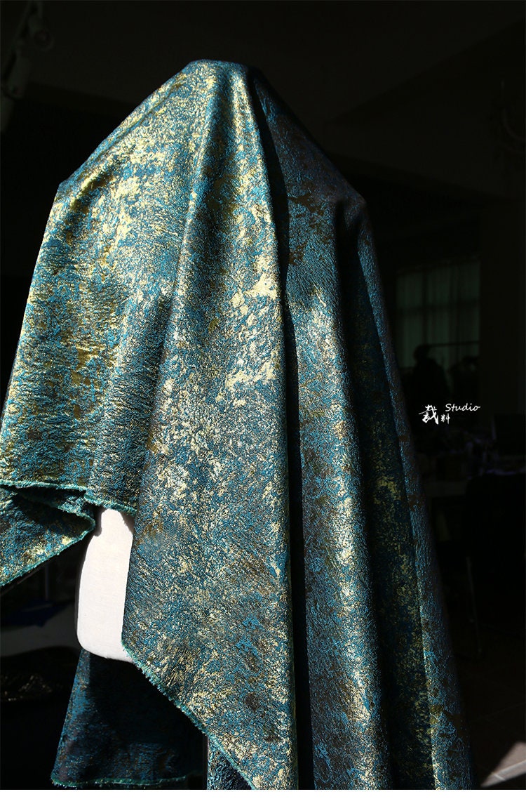 Tissu jacquard bleu paon galaxie : ameublement, costumes, décoration - 160 cm de large