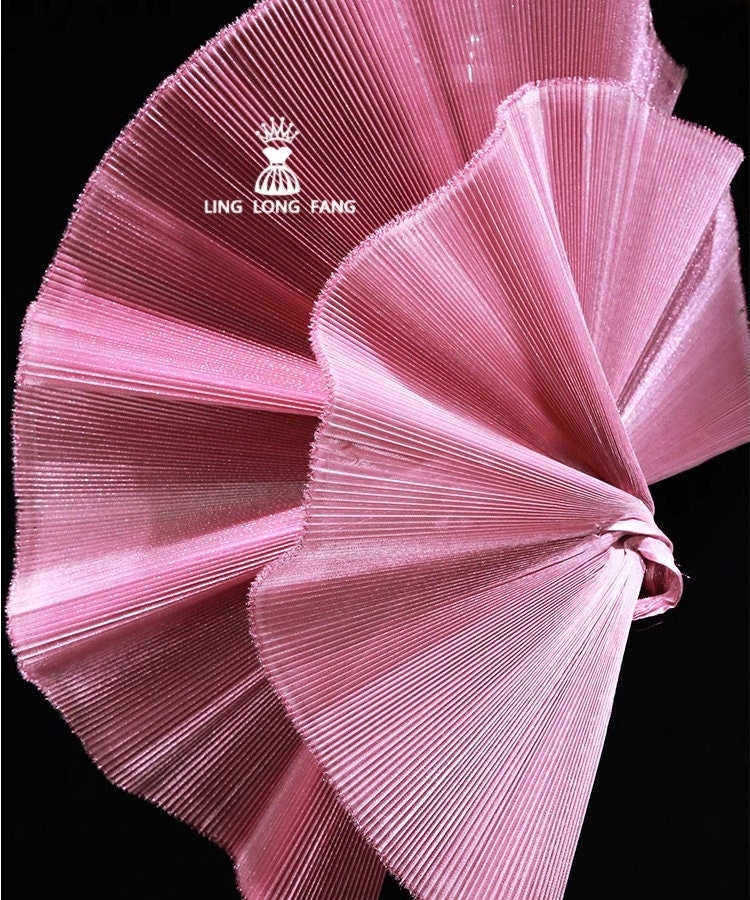 Tulle plissé : texture brillante et froissée, 150 cm de large