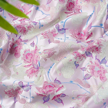 Tissu brocart de soie Kirin rose : Jacquard d'ameublement 59 po de large