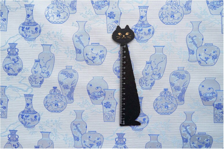Floral Vase Jacquard Brocade Fabric: Traditional Chinese Style (65" Wide)