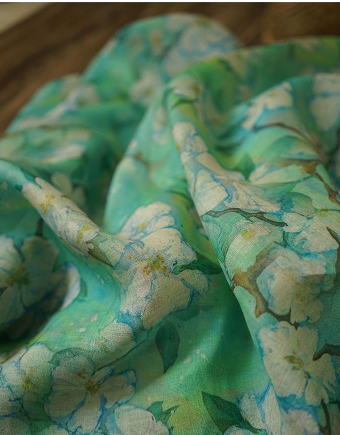 Tissu ramie à motif floral : textile doux pour vêtements et maison, 140 cm de large