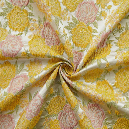 Tissu jacquard à roses en relief « Revêtement floral style campagne française » Large