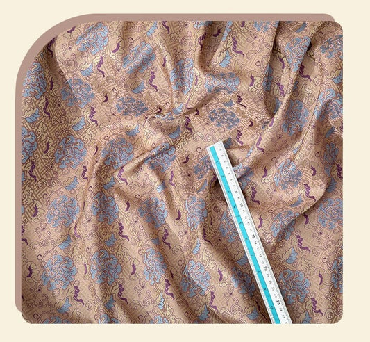 Tissu brocart de soie à motifs floraux de 150 cm de large : pour la confection de cheongsams chinois et de robes tibétaines.