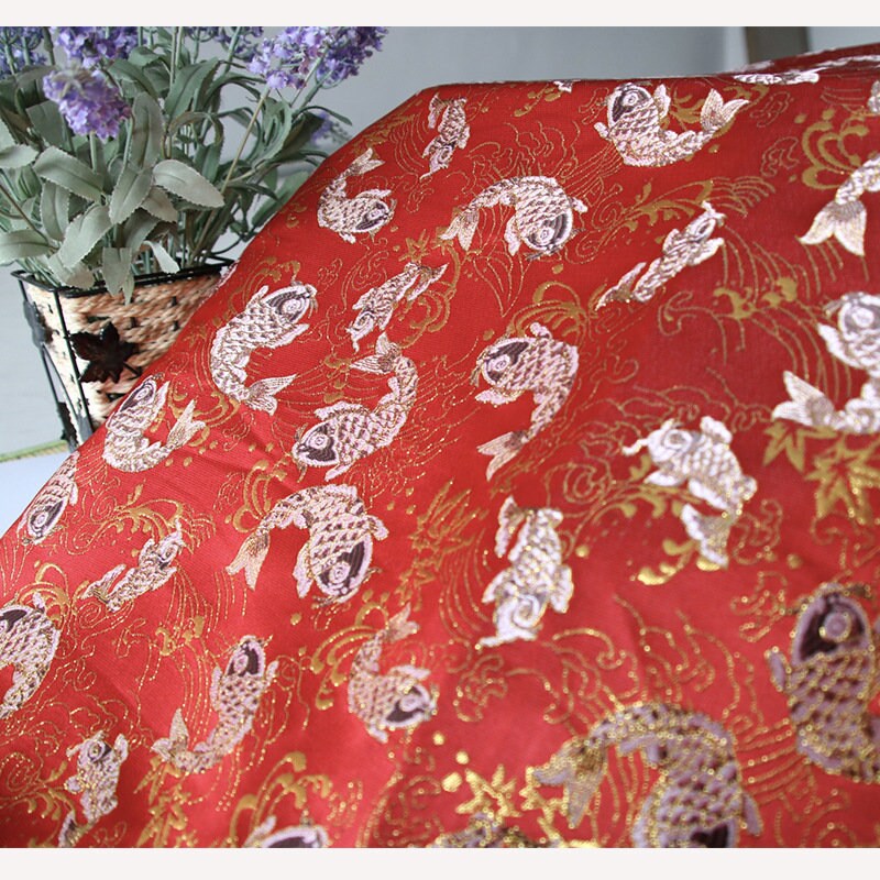 Tissu brocart à motif de carpes : vêtements pour le Nouvel An chinois, matelassage (largeur : 145 cm)