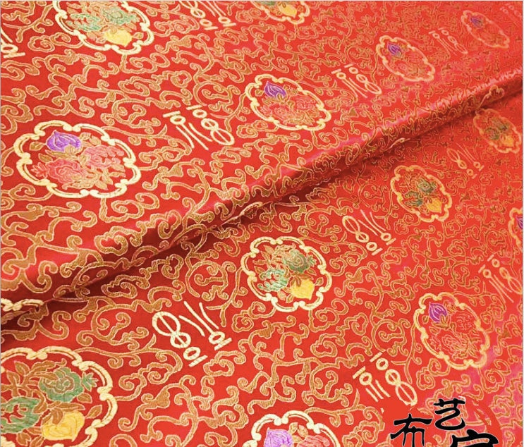Tissu brocart pêche de longévité chinois : rayonne rouge et or, 75 cm de large
