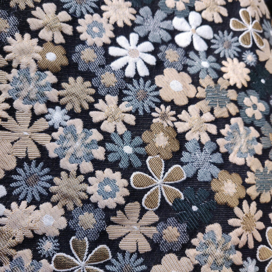 Floral Jacquard Woven Fabric: 3D Embossed Reversible Upholstery, Costume, Sewing - 54"W