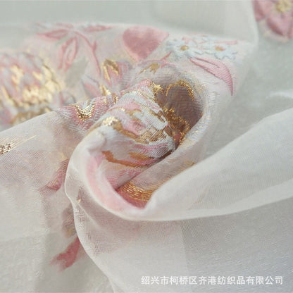 Tissu jacquard organza pivoine phénix : fil doré élégant (57 po L)