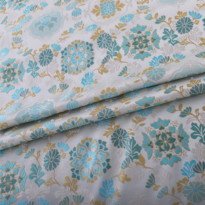 Tissu brocart à motifs floraux : Costume chinois Tang Han, couture et matelassage (53")
