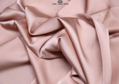 Tissu satin de soie : coloris unis, largeur 150 cm, tissu pour robes et peignoirs