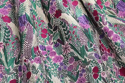 Tissu jacquard à motif floral : mélange de rayonne et de polyester teint en fil, 137 cm de large