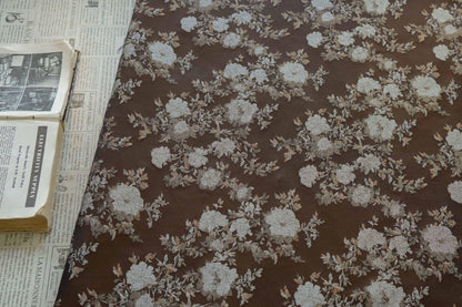 Tissu jacquard style palais européen, motif feuilles et fleurs, collection Reserve, largeur 62 pouces