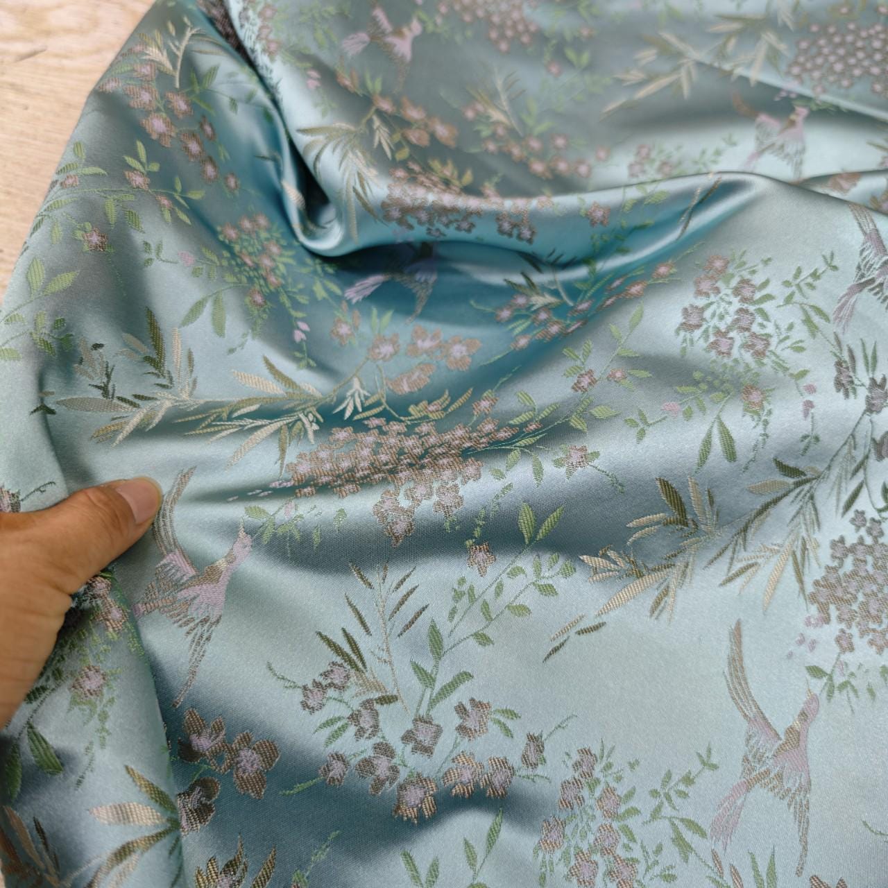 Tissu jacquard brocart Nightingale : style chinois pour la confection de vêtements et la décoration intérieure, largeur 150 cm