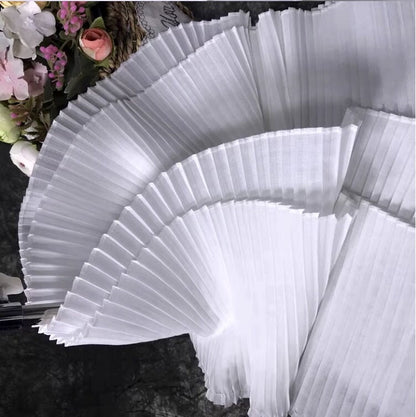 Bordure en coton à plis accordéon : tissu de créateur à texture rigide