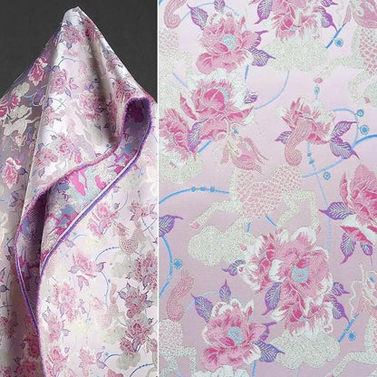 Tissu brocart de soie Kirin rose : Jacquard d'ameublement 59 po de large