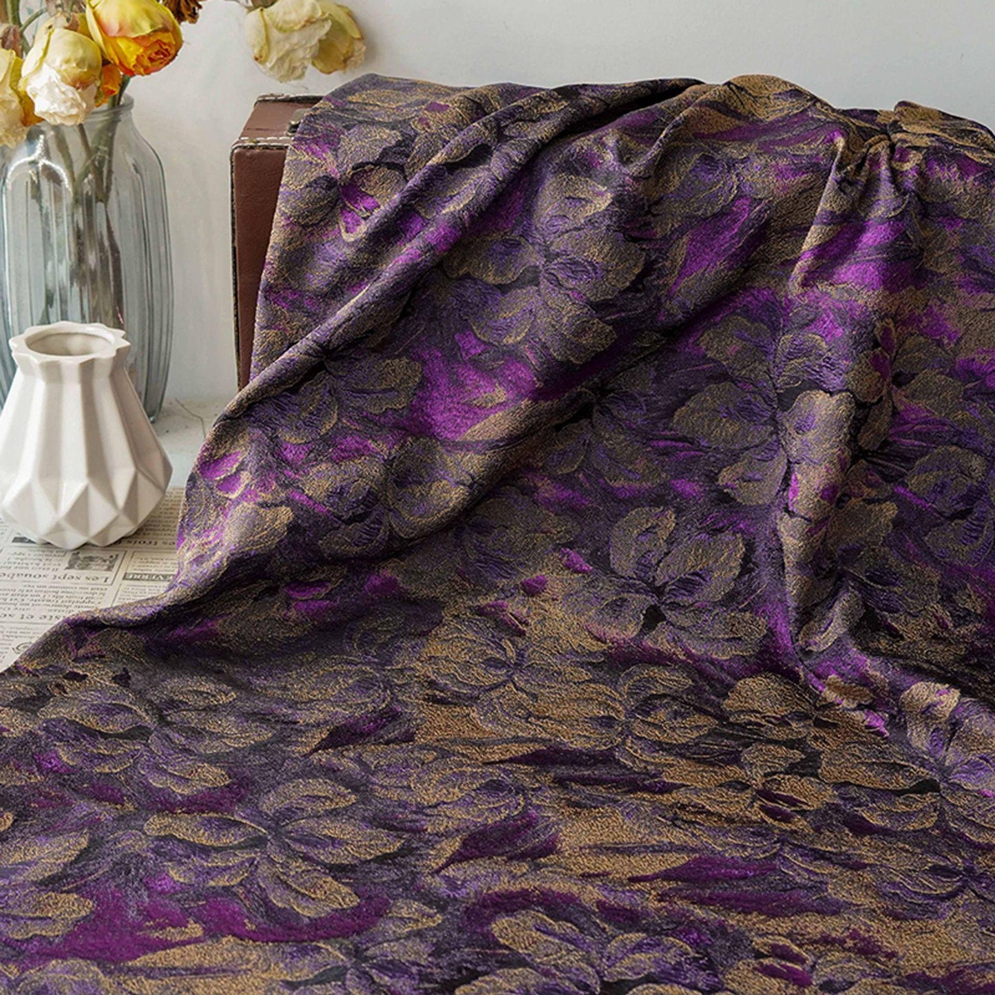 Tissu jacquard à motif floral : fil de rayonne doré, largeur 160 cm, pour matelassage d’ameublement