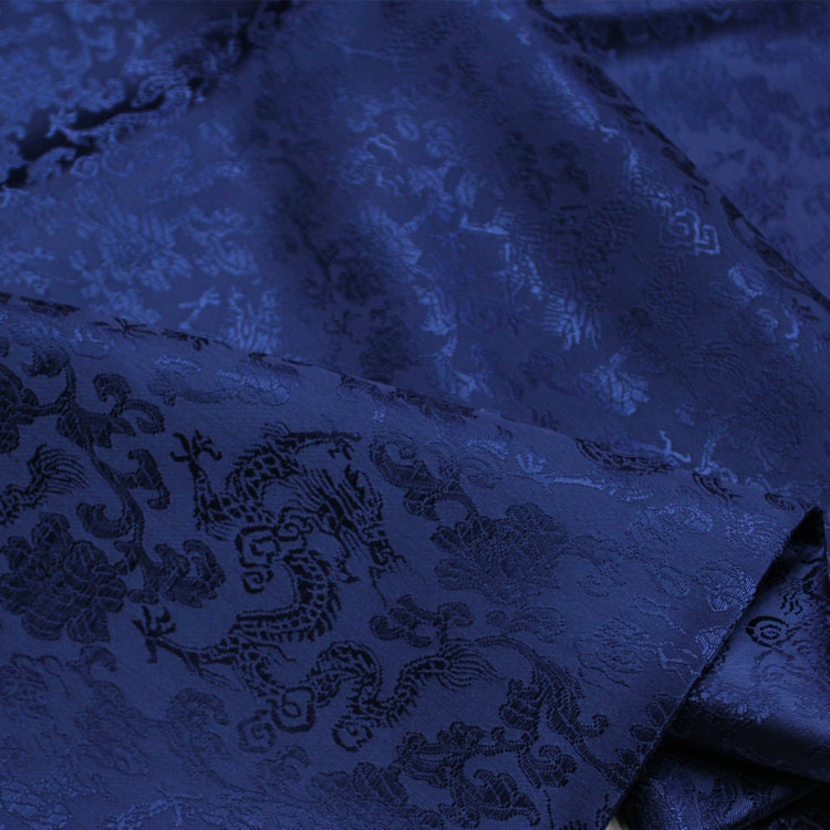 Tissu brocart bleu marine à motif dragon : mélange soie-rayonne, largeur 89 cm (35 po) - Vendu au mètre
