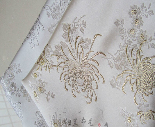 Tissu brocart de soie chrysanthème blanc : matériau de couture pour cheongsam qipao (29,5" de large)