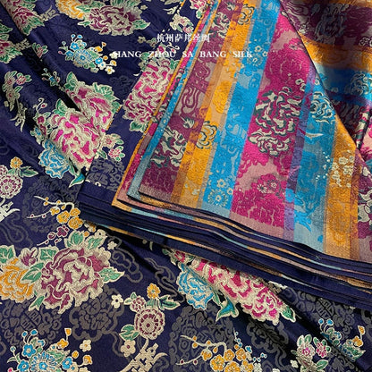 Tissu brocart de soie à motif pivoine : ameublement et matelassage pour mariages chinois (vendu au mètre)