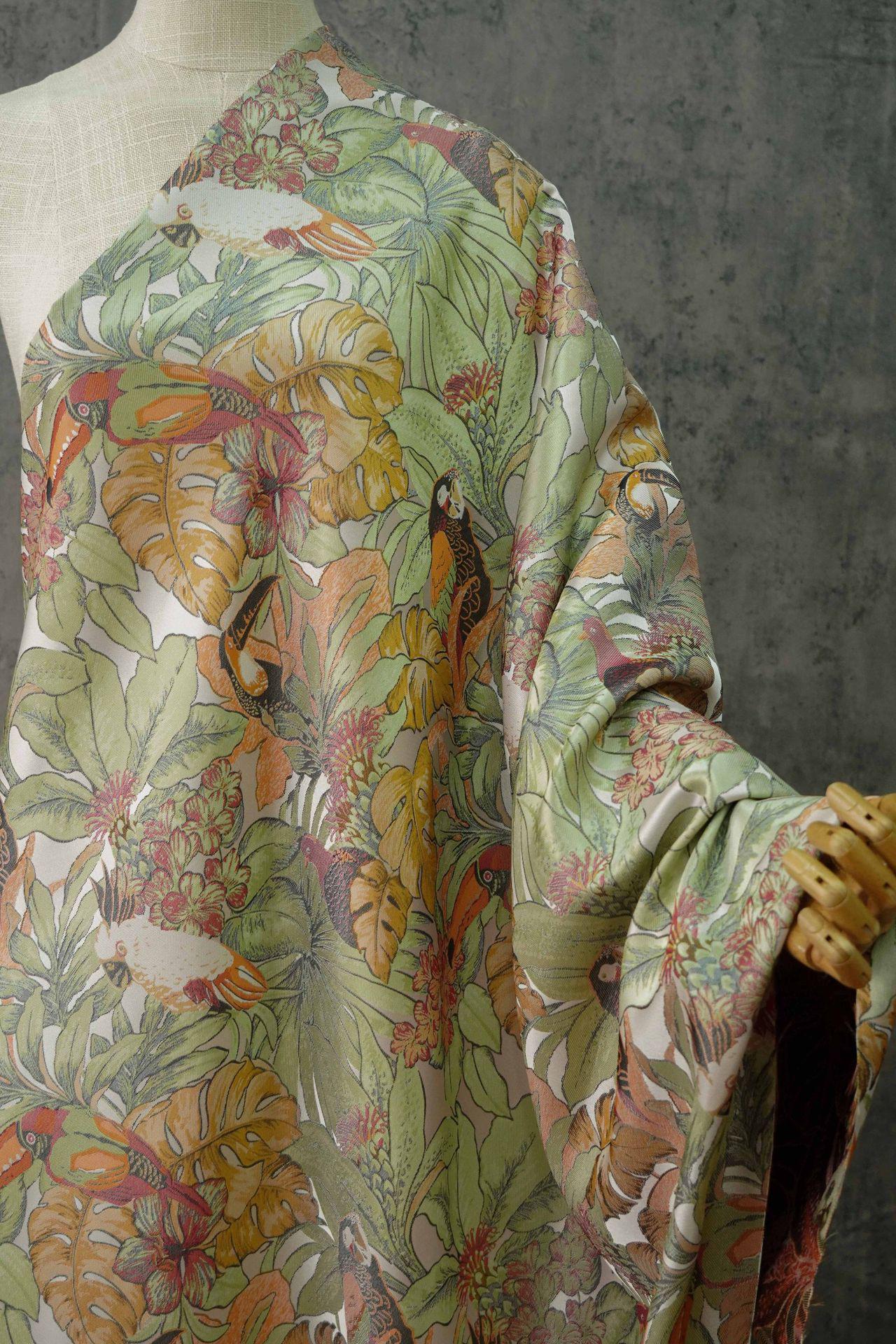 Tissu Jacquard Perroquet : Texture Peinture Feuille Verte, 152 cm de large