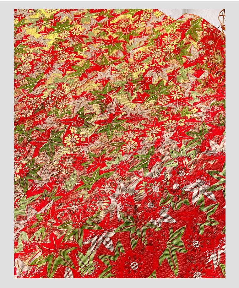 Tissu Nishijin Ori : Brocart Jacquard à motif de feuilles d’érable japonaises (largeur : 75 cm)