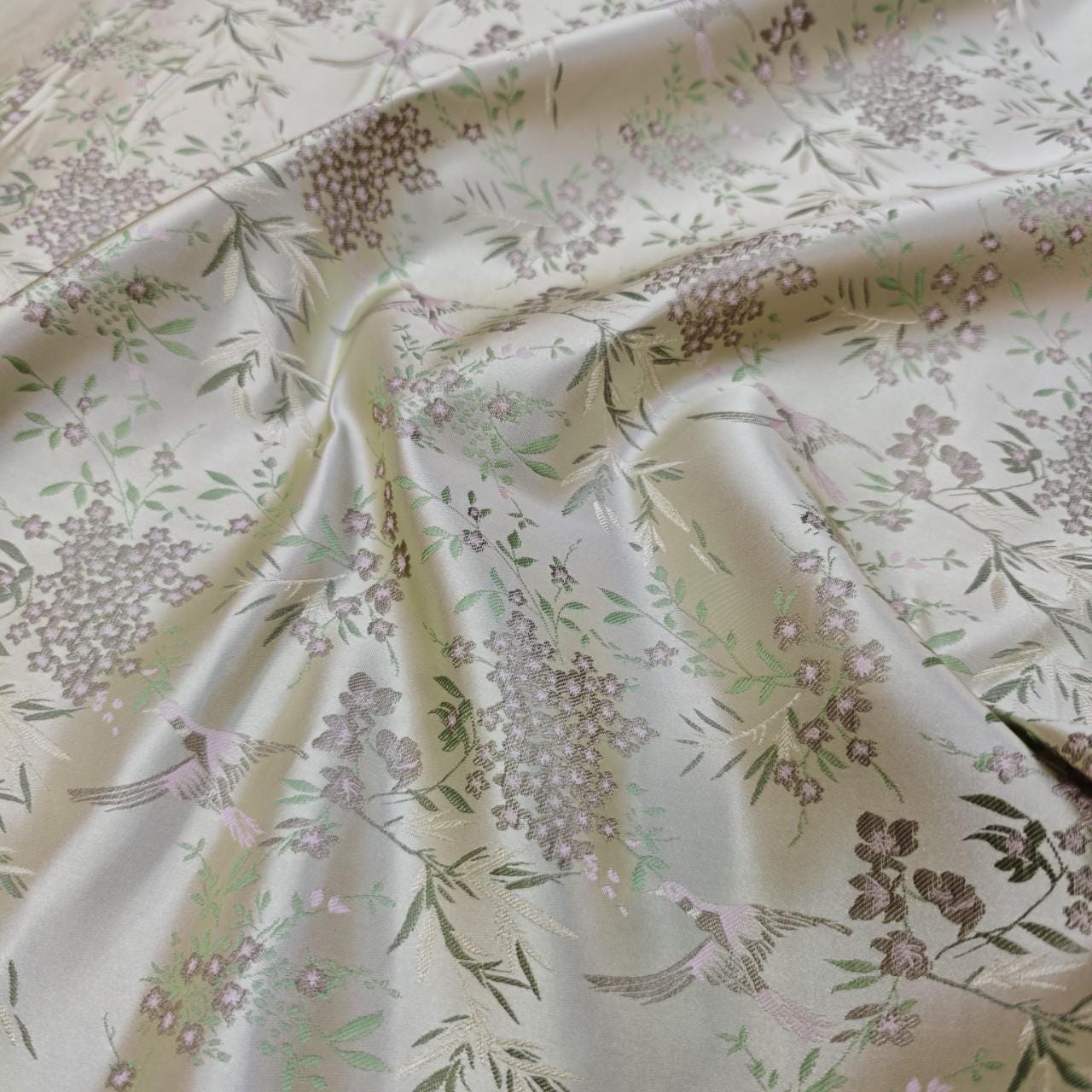 Tissu jacquard brocart Nightingale : style chinois pour la confection de vêtements et la décoration intérieure, largeur 150 cm