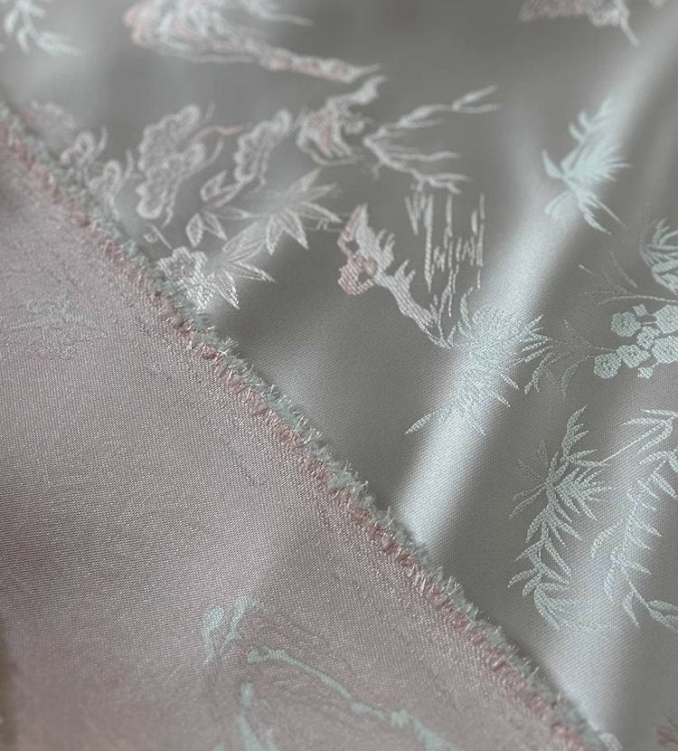 Tissu brocart de soie japonais Nishijin : motif oiseaux et papillons (59"L)