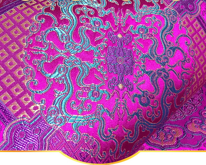 Tissu brodé Thangka : Mélange de soie et rayonne de bon augure, 75 cm de large, vendu au mètre