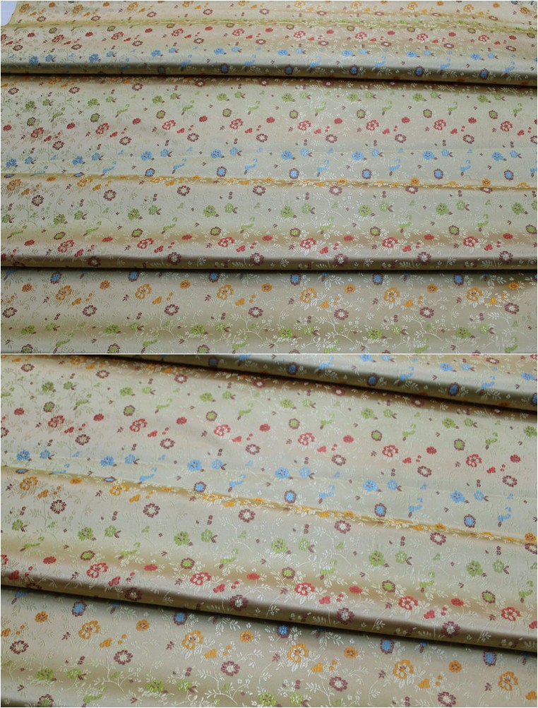 Tissu brocart chinois à motifs floraux : mélange de soie et de rayonne, 89 cm de large