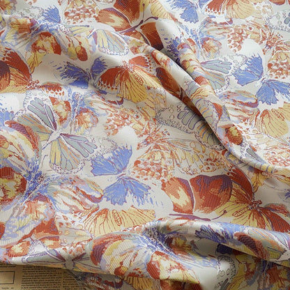 Tissu jacquard papillon : mélange acrylique et polyester texturé 3D (57 po de largeur)