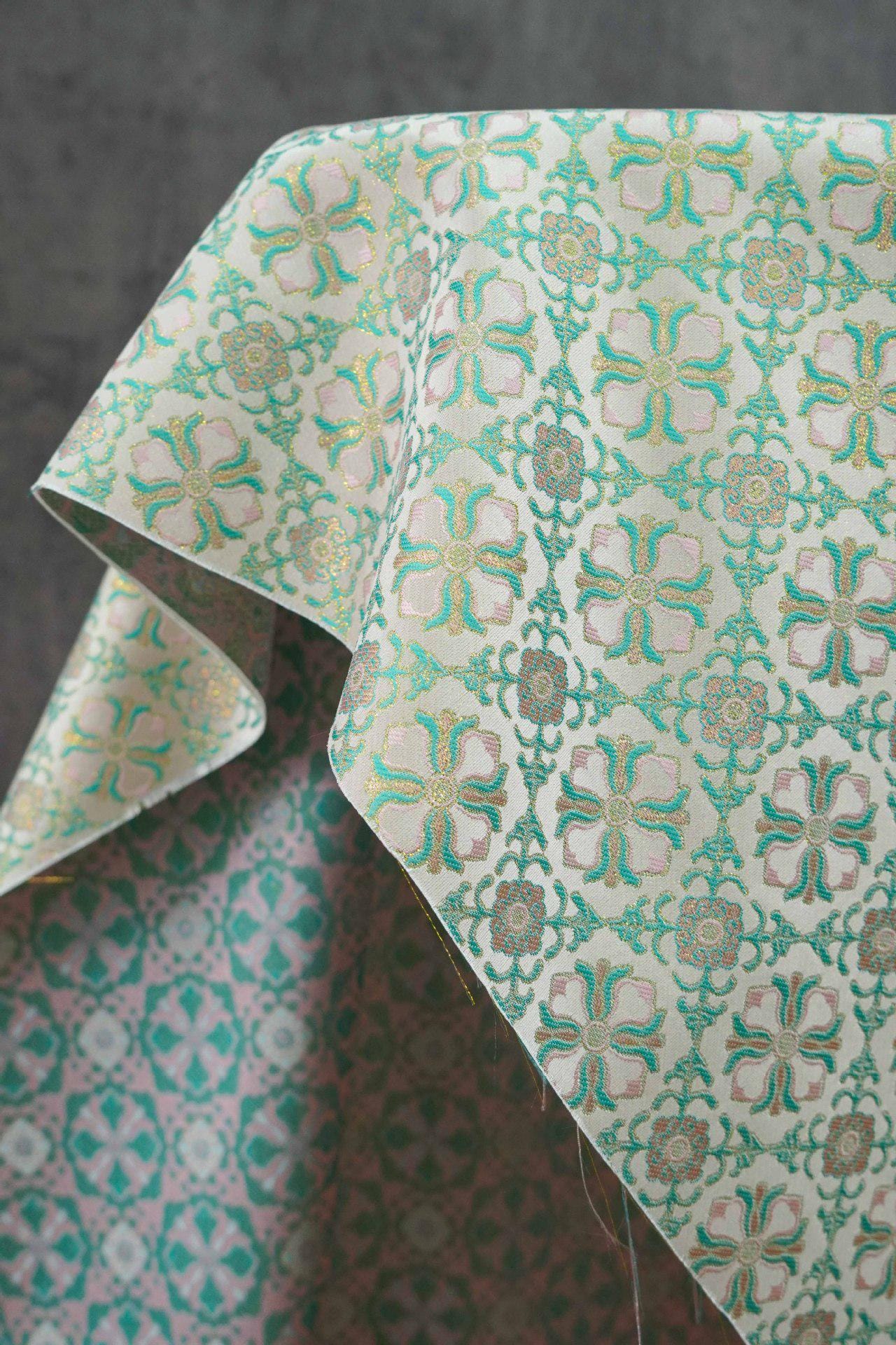 Brocart en soie mélangée ombré : jacquard style chinois à fil d'or